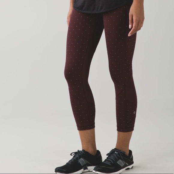Lululemon Pace Rival Crop Burgundy Color Size 6 - Picture 1 of 9